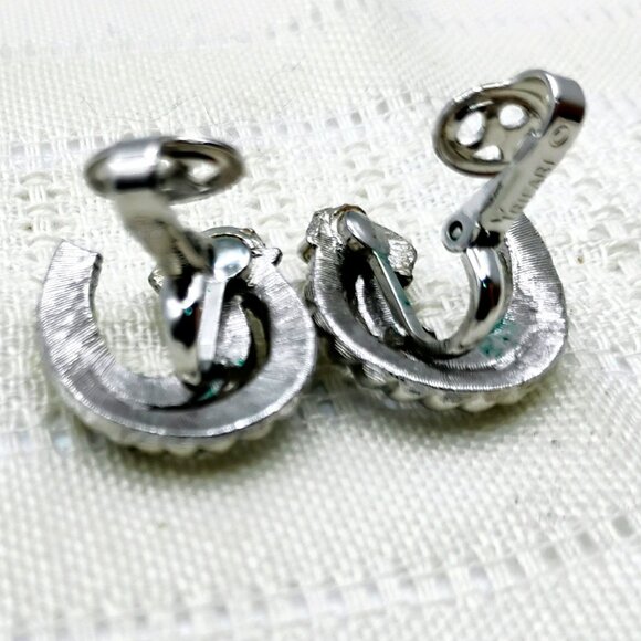Trifari silvertone earrings clip on MCM - Picture 7 of 9